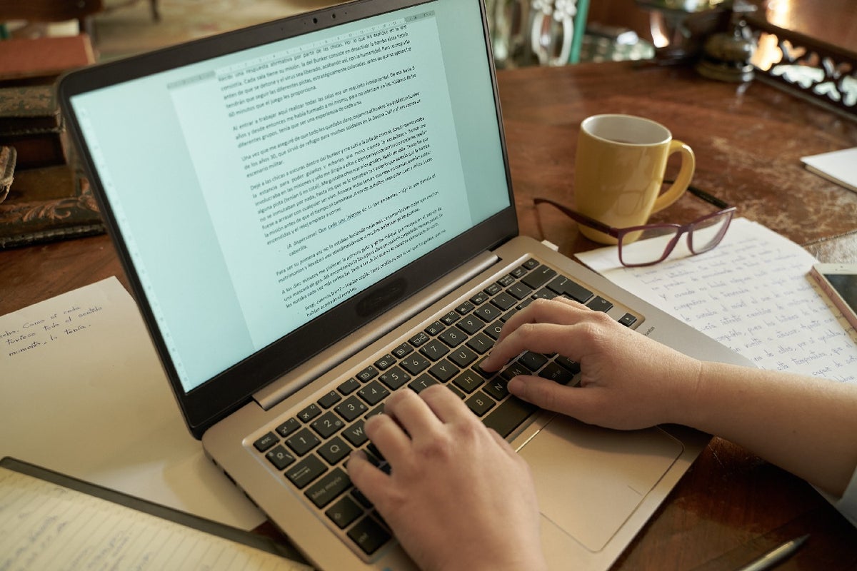 Why Authors Work with speech writers for hire for Multilingual Content